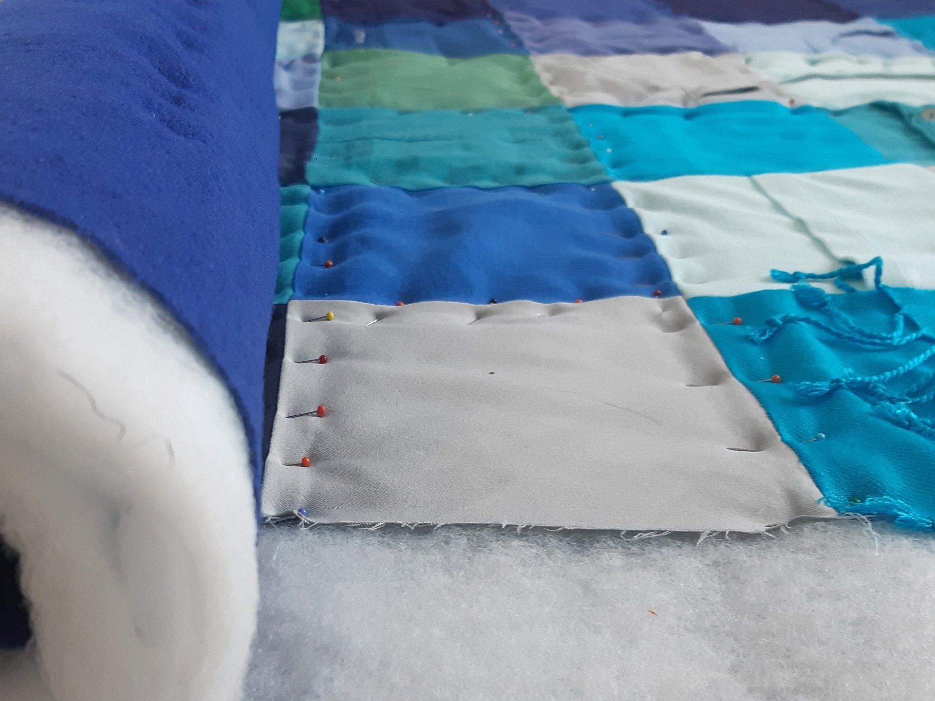 HANDWERKJUFFIE.NL Masterontwerper in memorydekens, troostdeken en herinneringsdeken. Een nieuw leven voor kleding van een overleden dierbare, baby- of kinderkleding.
