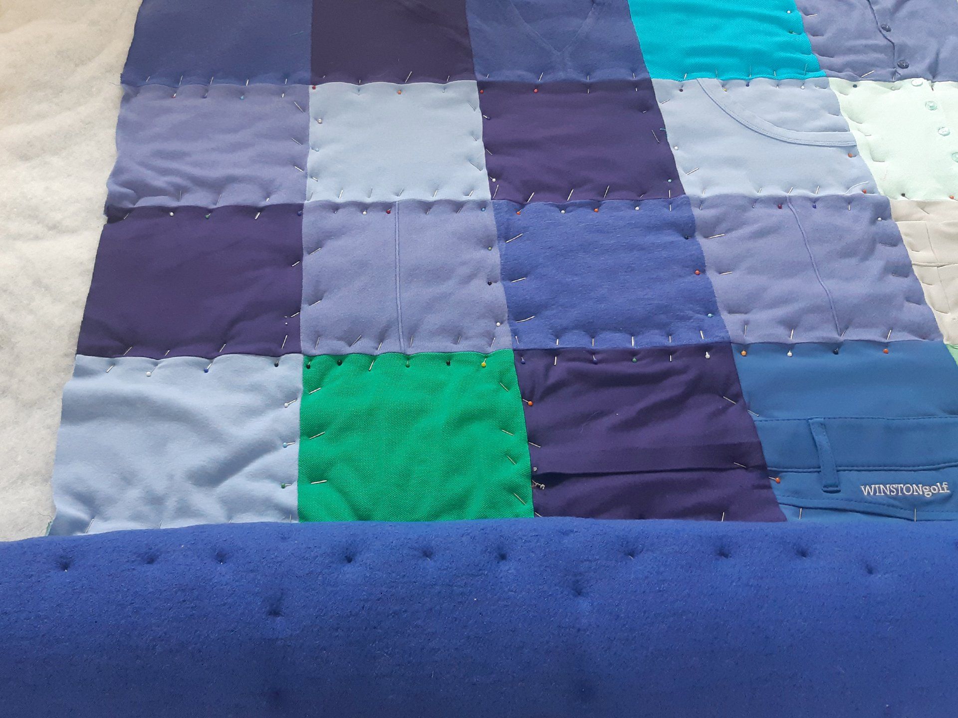 HANDWERKJUFFIE.NL Masterontwerper in memorydekens, troostdeken en herinneringsdeken. Een nieuw leven voor kleding van een overleden dierbare, baby- of kinderkleding.