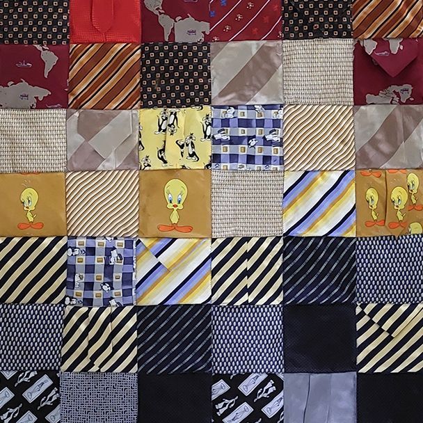 HANDWERKJUFFIE.NL Masterontwerper in memorydekens, troostdeken en herinneringsdeken. Een nieuw leven voor kleding van een overleden dierbare, baby- of kinderkleding.