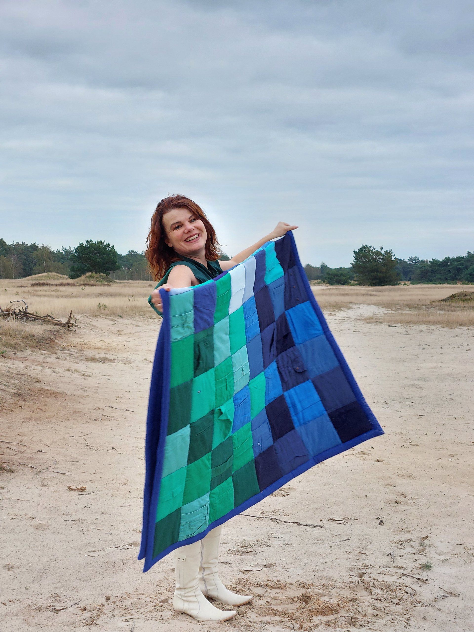 HANDWERKJUFFIE.NL Masterontwerper in memorydekens, troostdeken en herinneringsdeken. Een nieuw leven voor kleding van een overleden dierbare, baby- of kinderkleding.