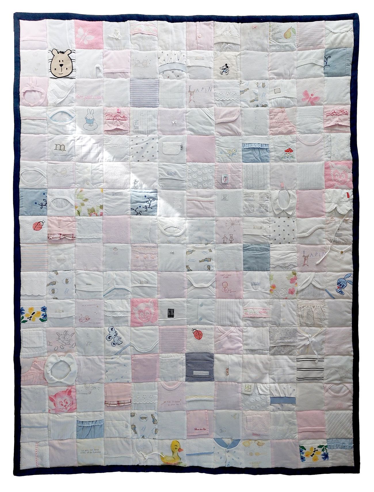HANDWERKJUFFIE.NL Masterontwerper in memorydekens, troostdeken en herinneringsdeken. Een nieuw leven voor kleding van een overleden dierbare, baby- of kinderkleding.
