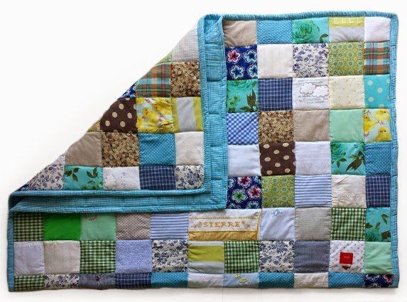 HANDWERKJUFFIE.NL Masterontwerper in memorydekens, troostdeken en herinneringsdeken. Een nieuw leven voor kleding van een overleden dierbare, baby- of kinderkleding.