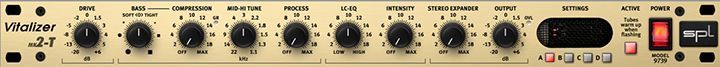 A blurry picture of a guitar amplifier with a red button in the middle.