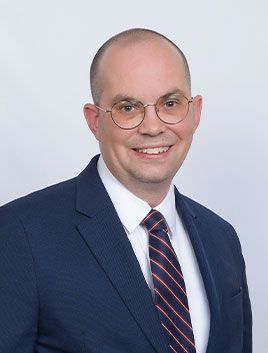 Peter Holmes