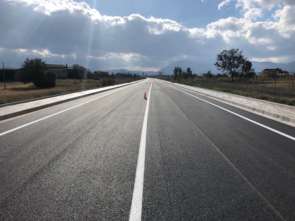 Pittura strisce centro strada