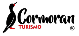 Logotipo de Cormoran Turismo con silueta de cormorán negro y texto rojo sobre fondo blanco.