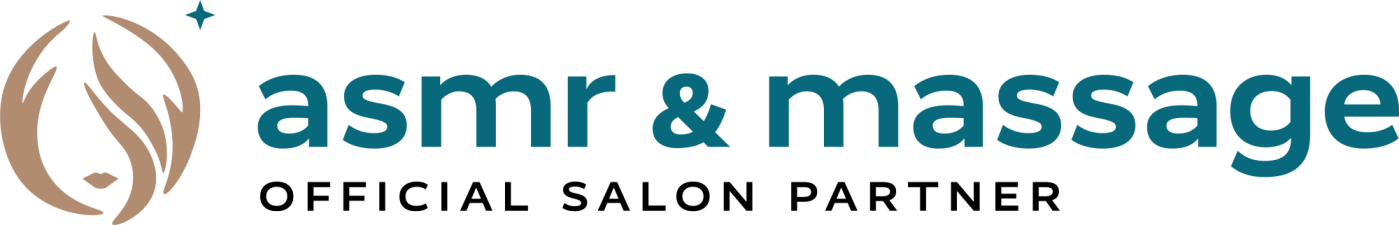 Het officiële logo van ASMR & Massage als salonpartner, in turquoise en goud op een witte achtergrond.