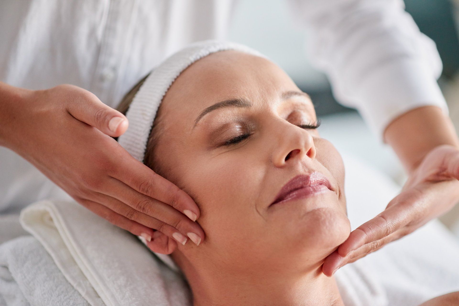 Collagen Lifting Facial — Dudley, NSW — Ocean Beauty Therapy Collagen Lifting Facial — Dudley, NSW — Ocean Beauty Therapy