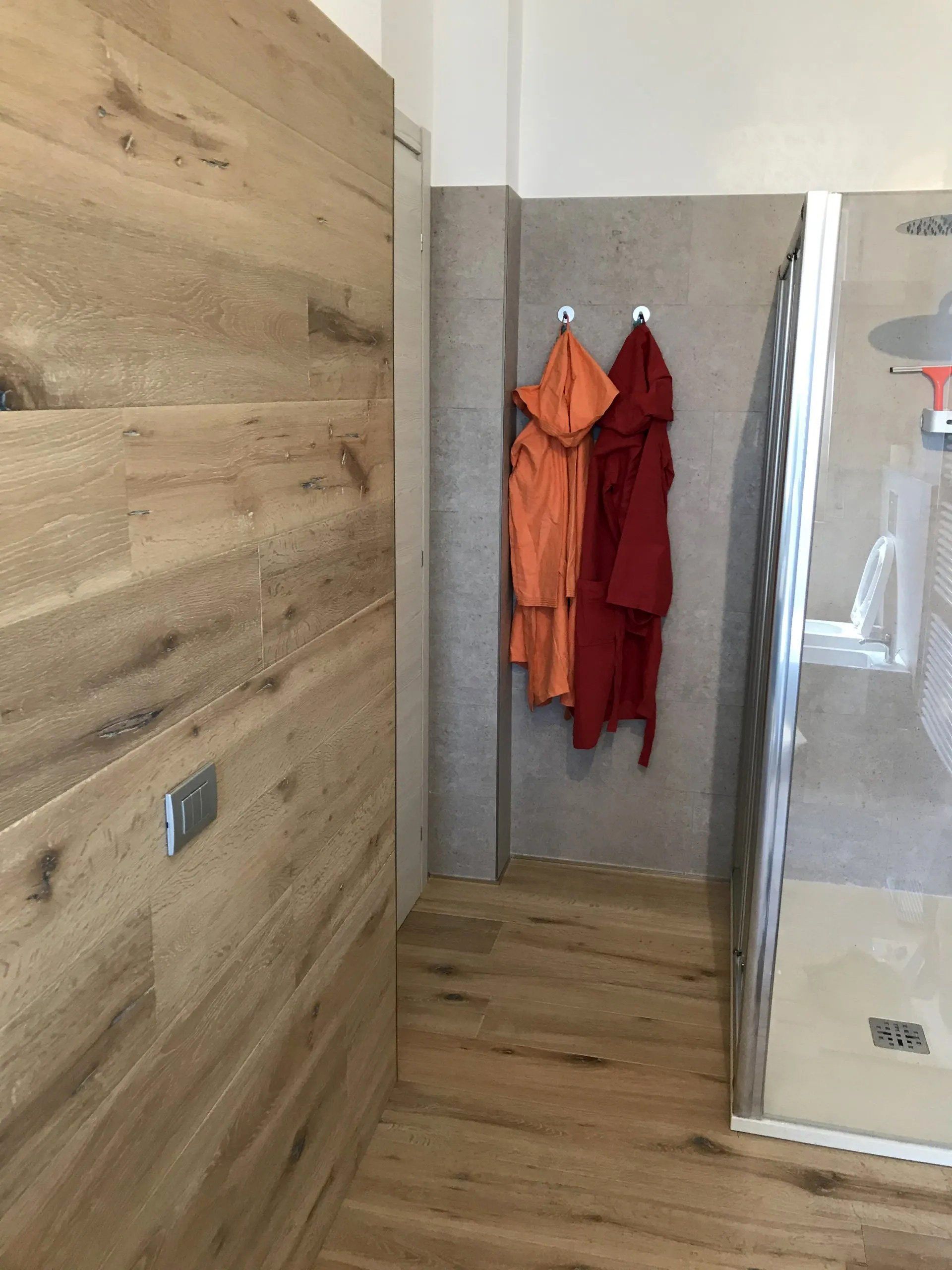 rivestimento bagno in legno