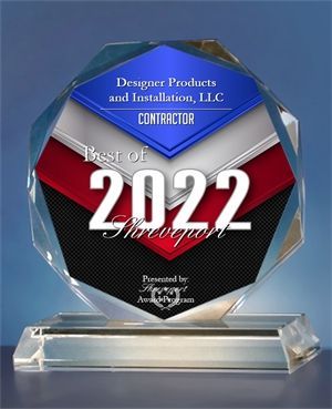 2022 contractor award plaque with blue, red and black faceted design on clear base