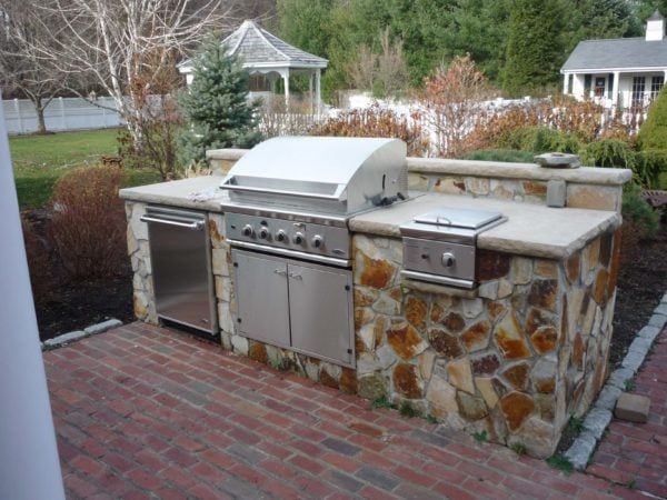 outdoor kitchen contractor