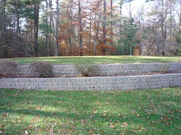 retaining wall installation