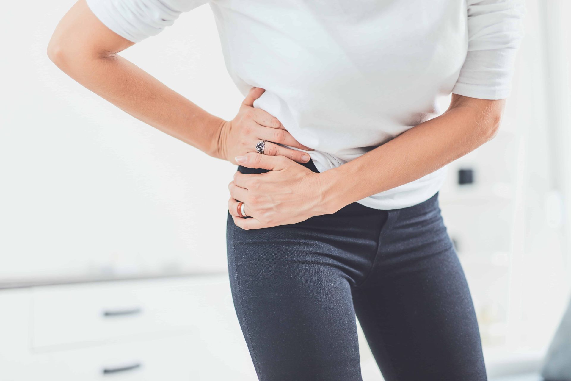 woman experiencing arthritic hip pain
