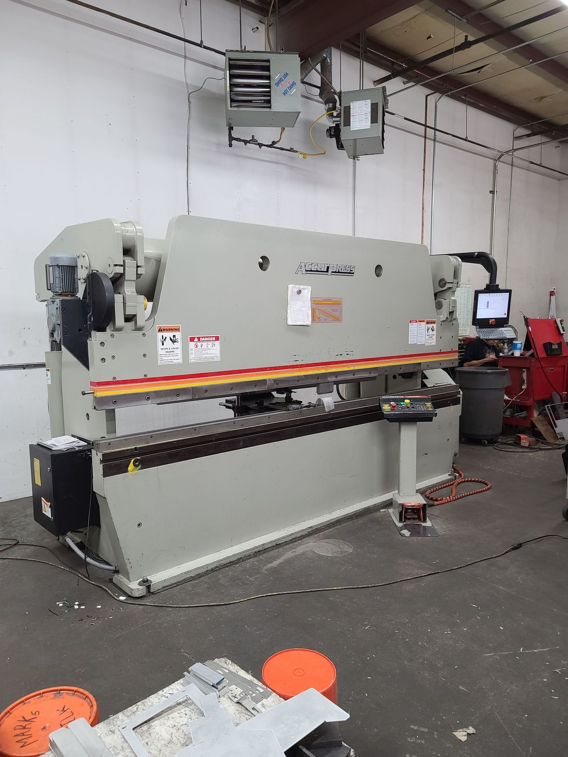 Accurpress AP2 retrofitted with the PC800 Control by PC Controls