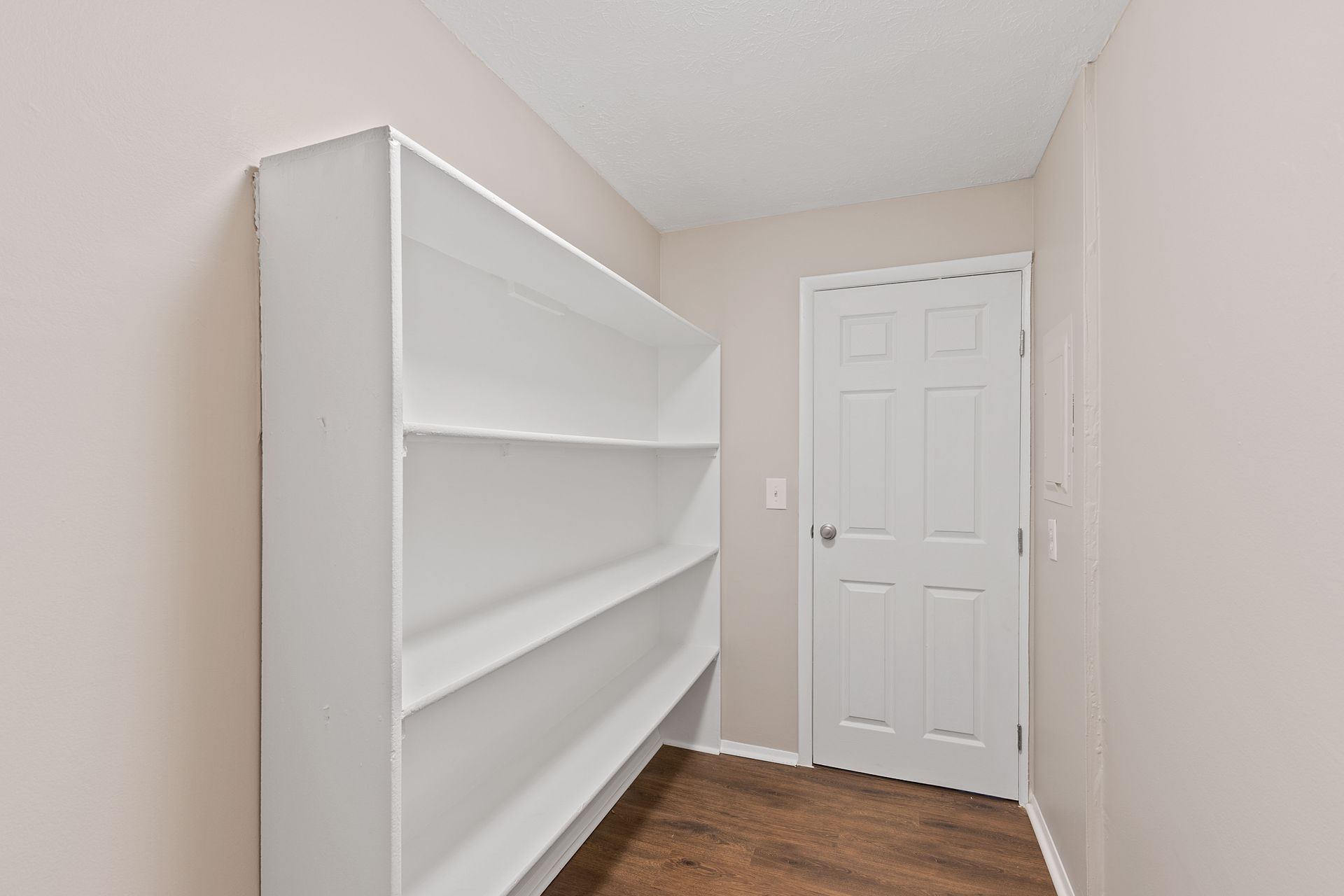 photo of built in shelves at The Wimbledons 
