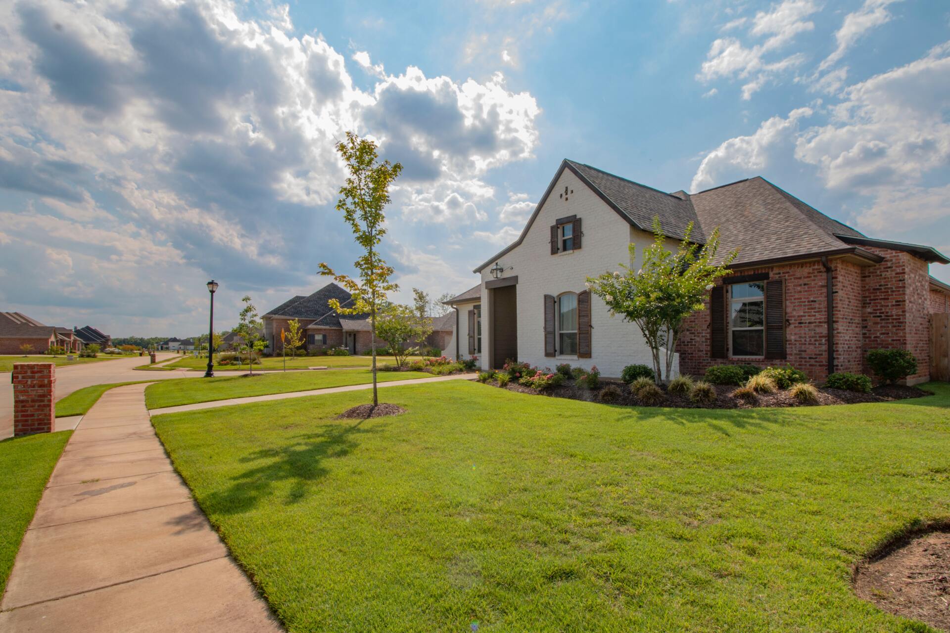 Landscape Maintenance | Jefferson City, MO Boulder Creek offers tips for summer landscape maintenance in mid-Missouri.
