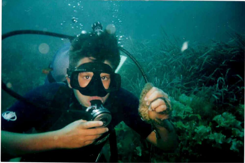 man underwater 5
