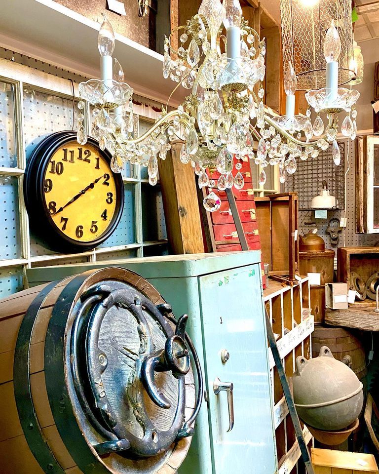 ANTIQUE STORE