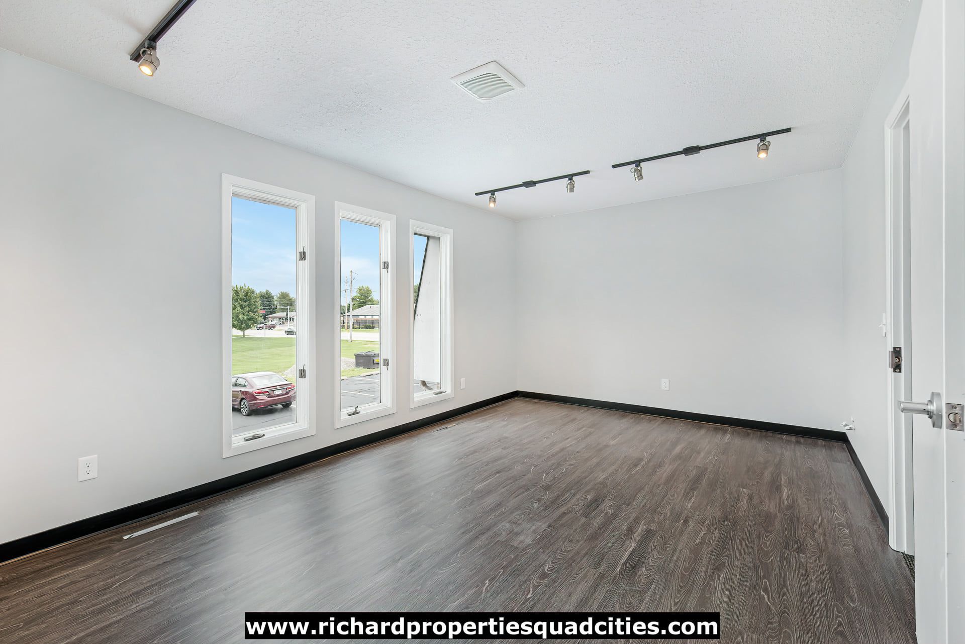 4422 W Locust Davenport Interior