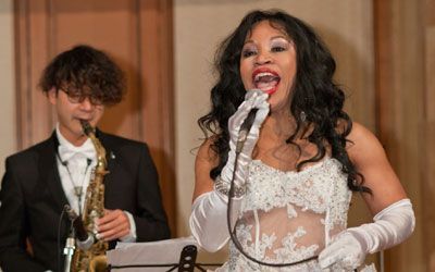 Prisca Molotsi singing at Hilton Nagoya