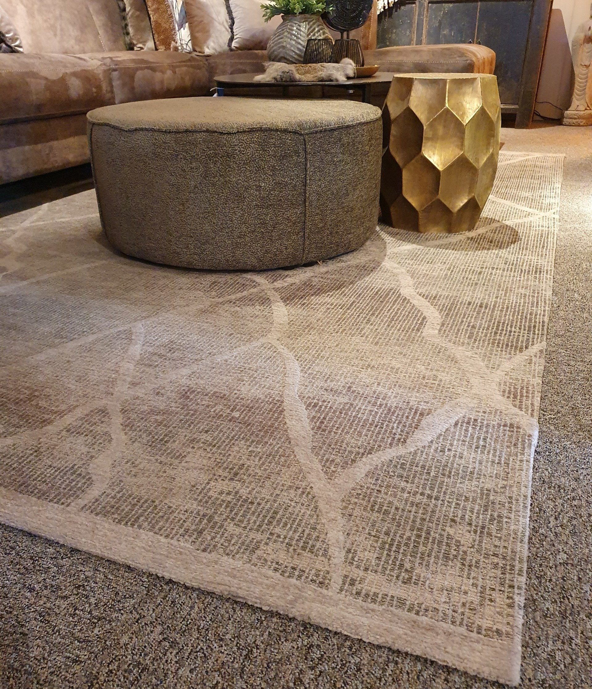 Trendy laagpolig vloerkleed beige met print