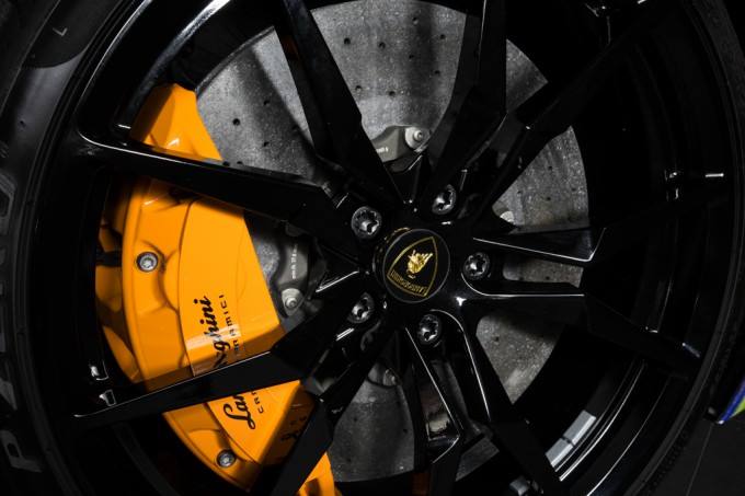 Lamborghini Wheel refurbishment