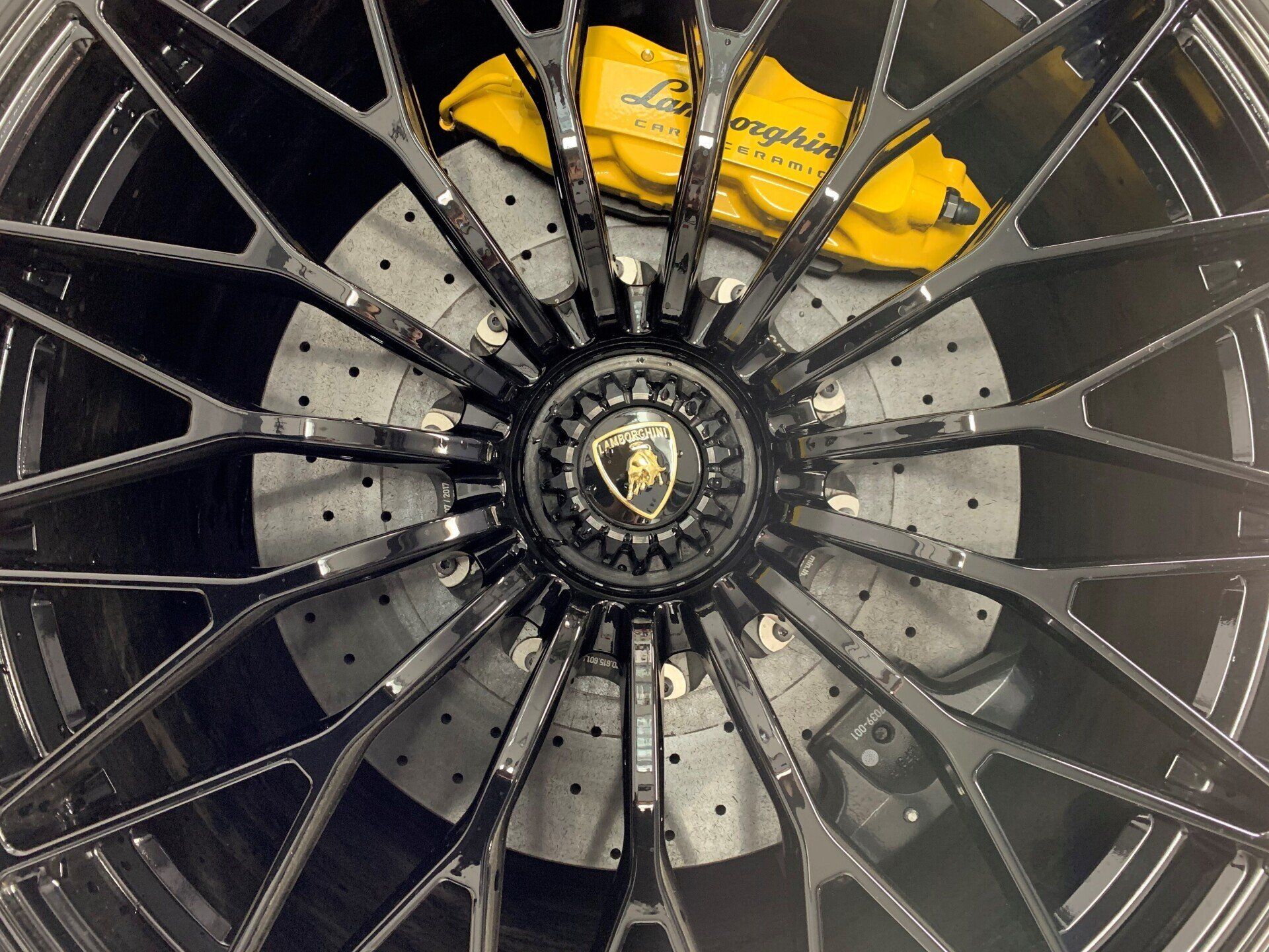Lamborghini Wheel refurbishment