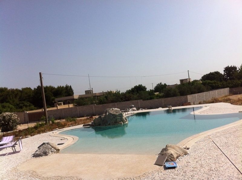 Piscina con gradini