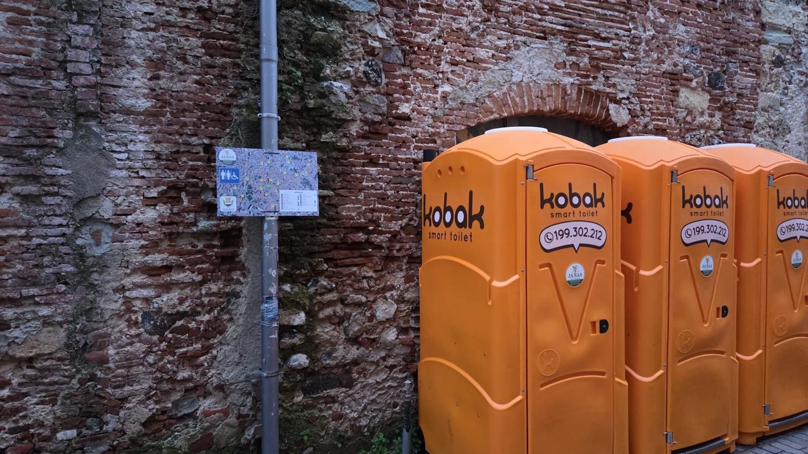 Noleggio bagni chimici in tutta la Sardegna.