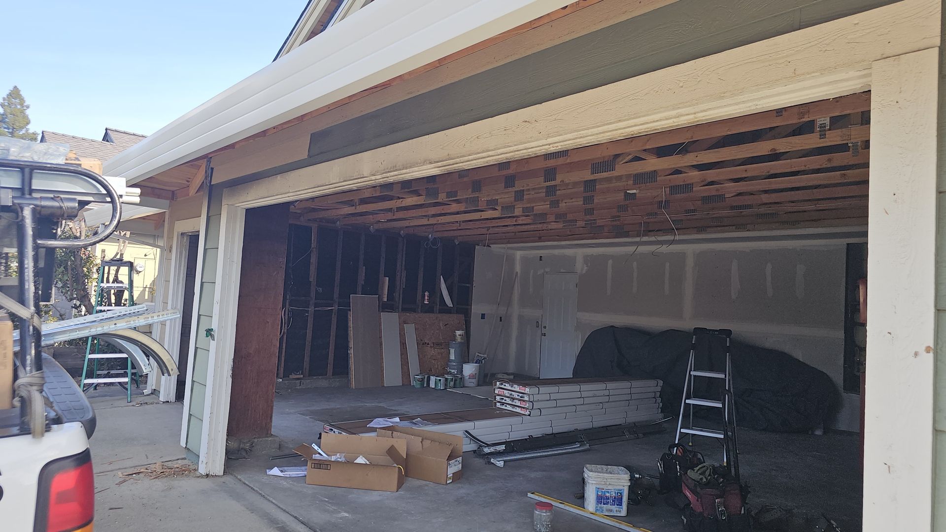 Speedy Gs Garage Door repair and installation services for Residential homes