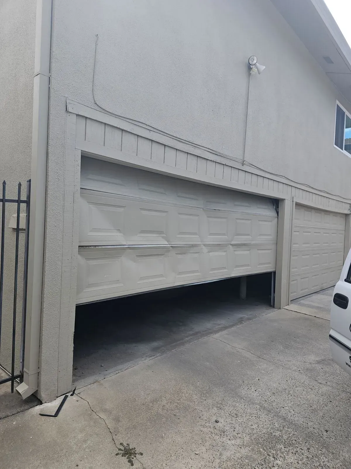 Speedy Gs Garage Door repair and installation services for Residential homes