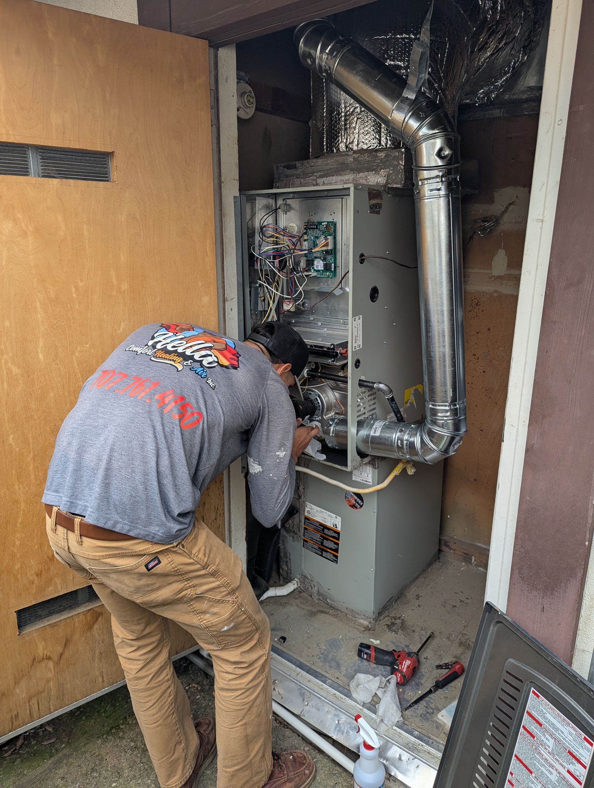 Professional AC unit installation in Woodland for reliable home cooling.