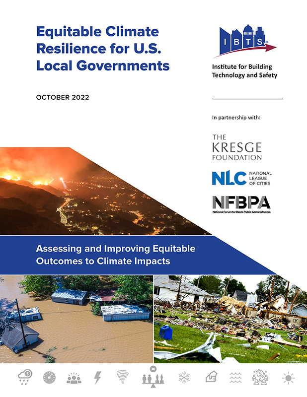 Portada de un informe sobre resiliencia climática equitativa para los gobiernos locales de EE. UU., con fotografías de un incendio forestal, inundaciones y las consecuencias de un huracán.