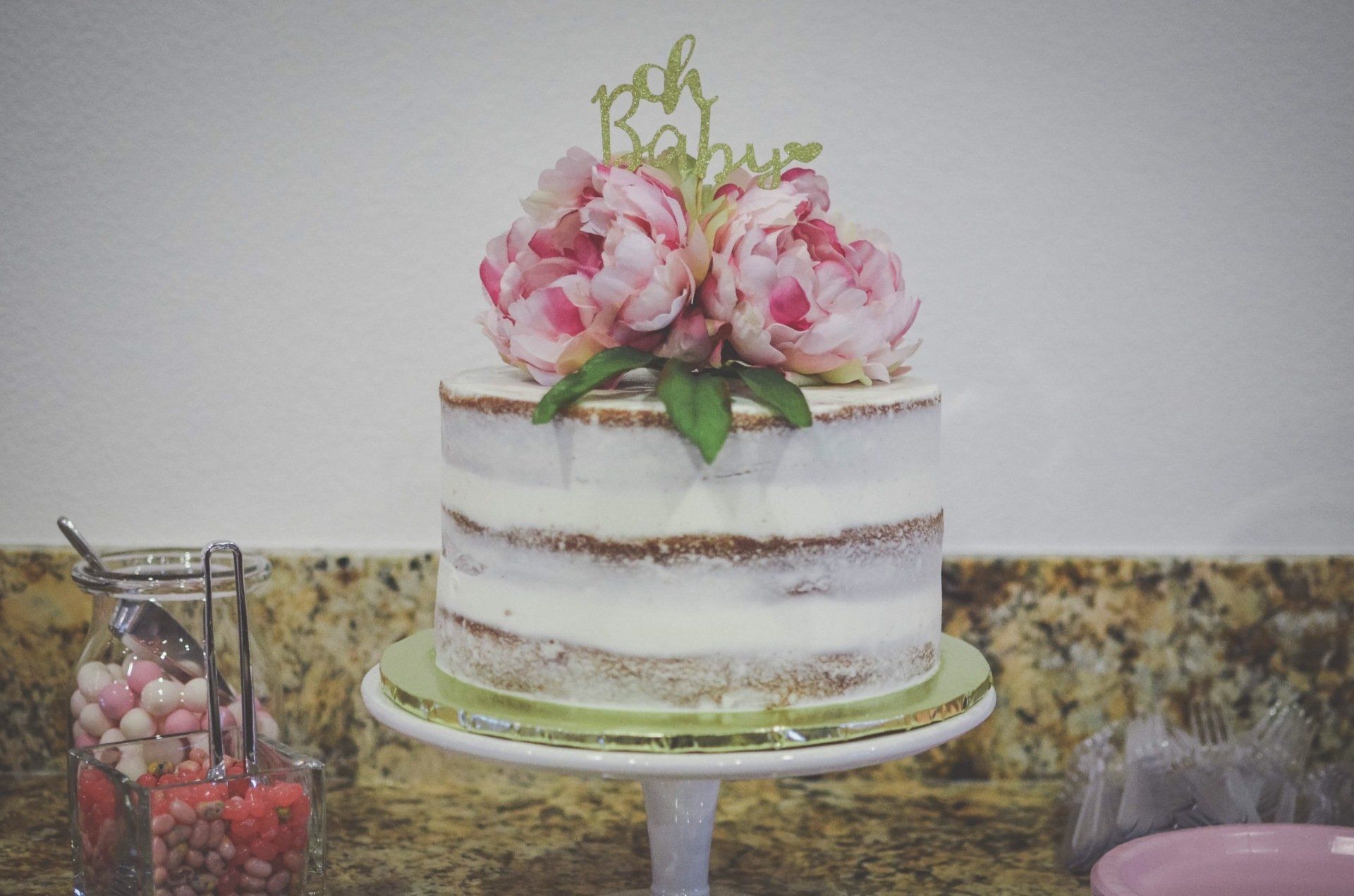 bohemian bruiloft, boho wedding, trouwjurk, Leuke laarzen , sierraden in bohemianstijl, videograaf, bruiloft videograaf, bruidsmeisje, bruidstaart, lekkere taart, videograaf inhuren