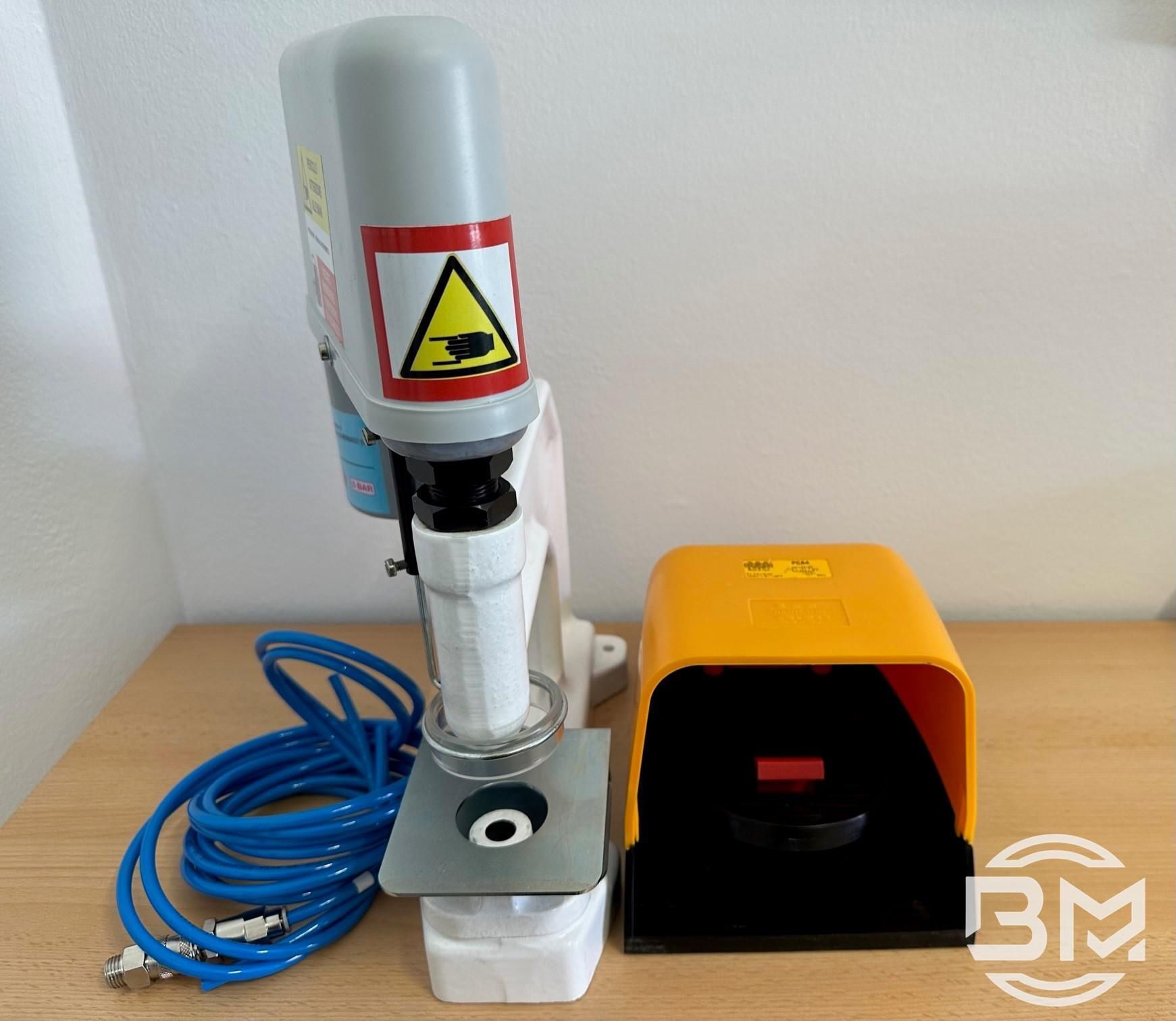 Breuss Metallwaren Pneumatische Presse komplett