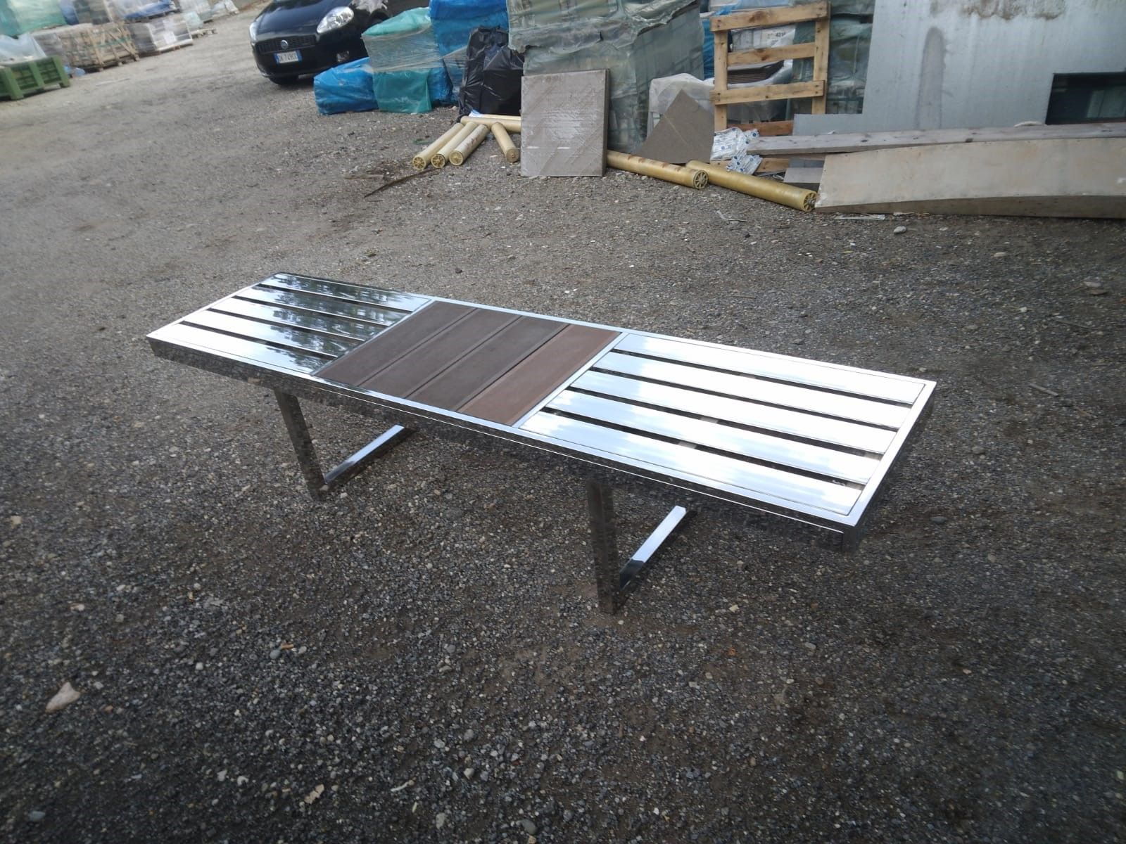 tavolino in acciaio inox
