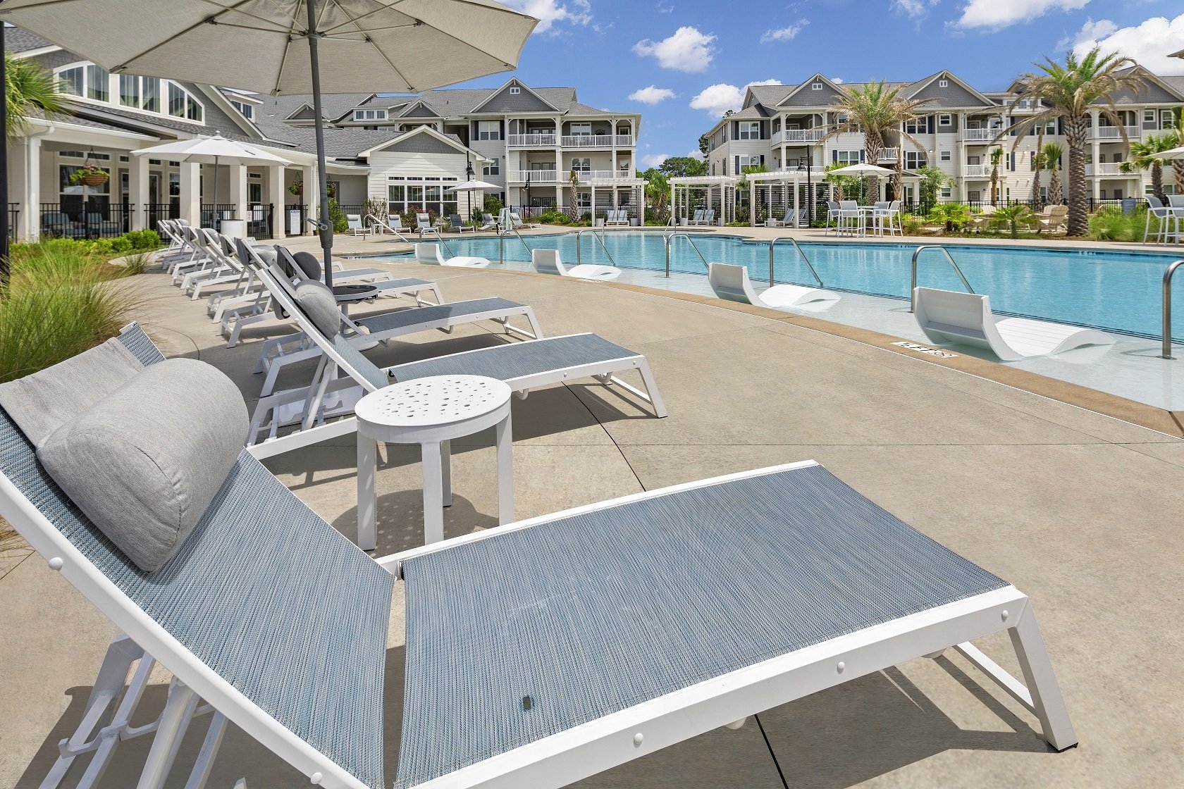Gallery Apartment Complexes Near Charleston