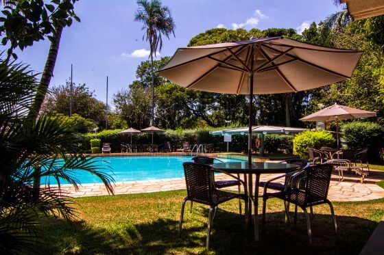 Hotel Deville Cascavel Área de Lazer Piscina