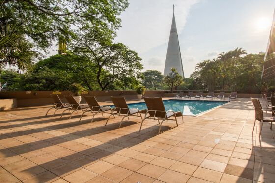 Hotel Deville Maringá Área de Lazer Piscina