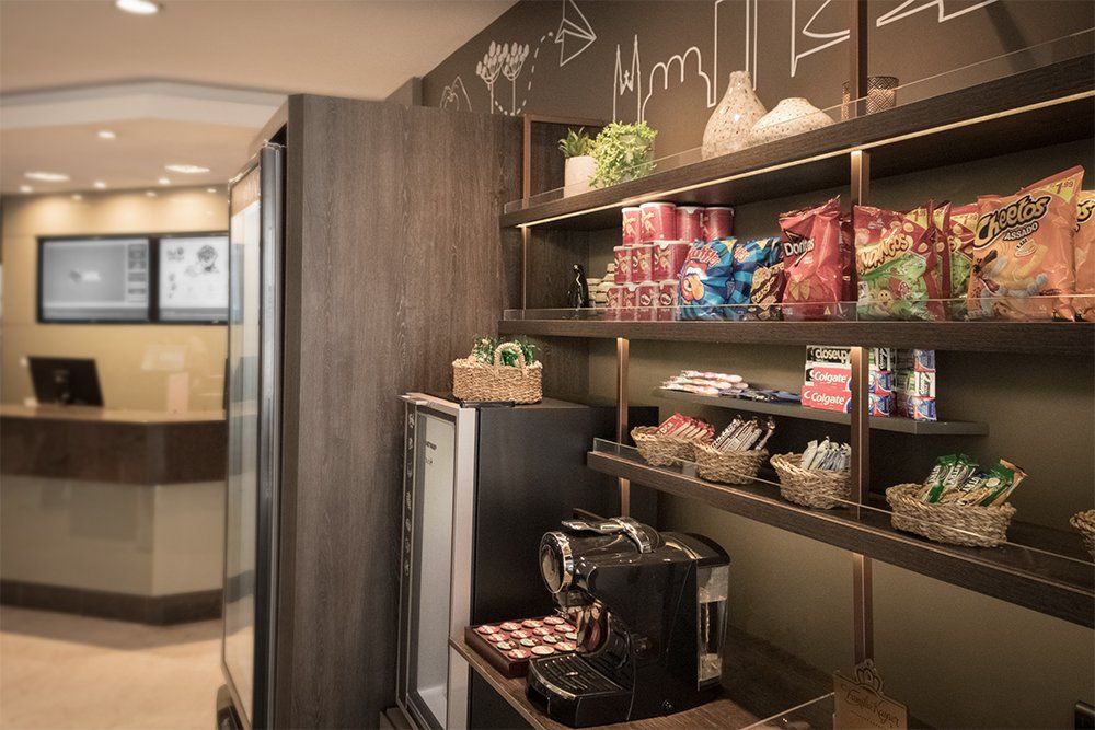 Loja de Conveniência - Deville Curitiba