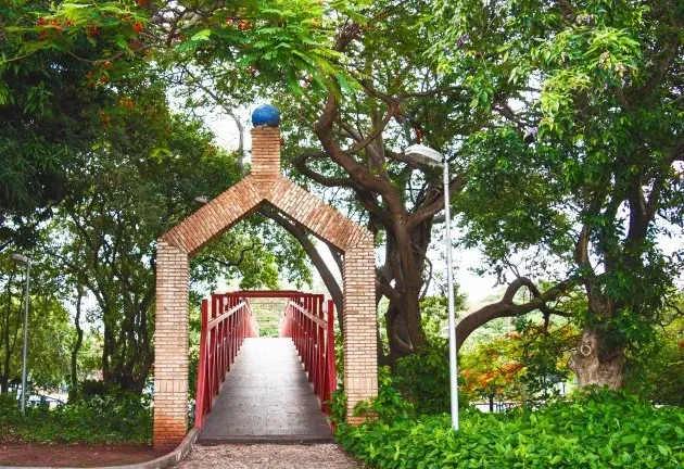 Horto Florestal - Parque Florestal Antônio de Albuquerque, Campo Grande - Hotéis DEVILLE