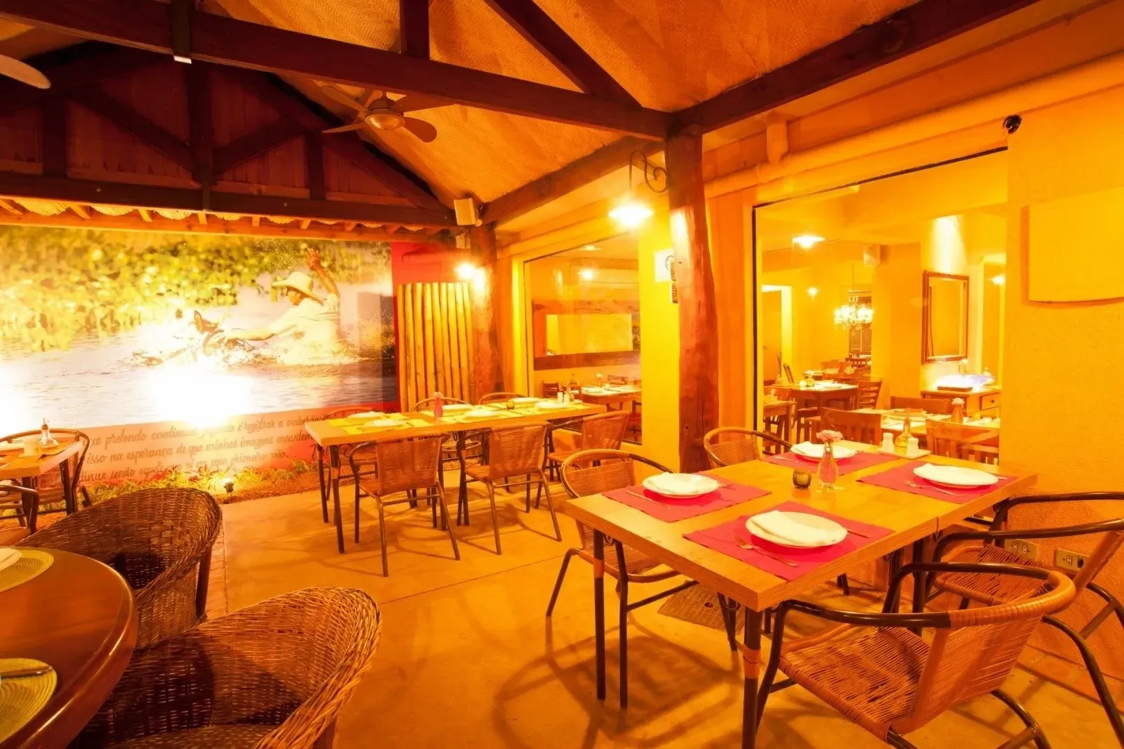 Restaurante Fogo Caipira, Campo Grande - Hotéis DEVILLE