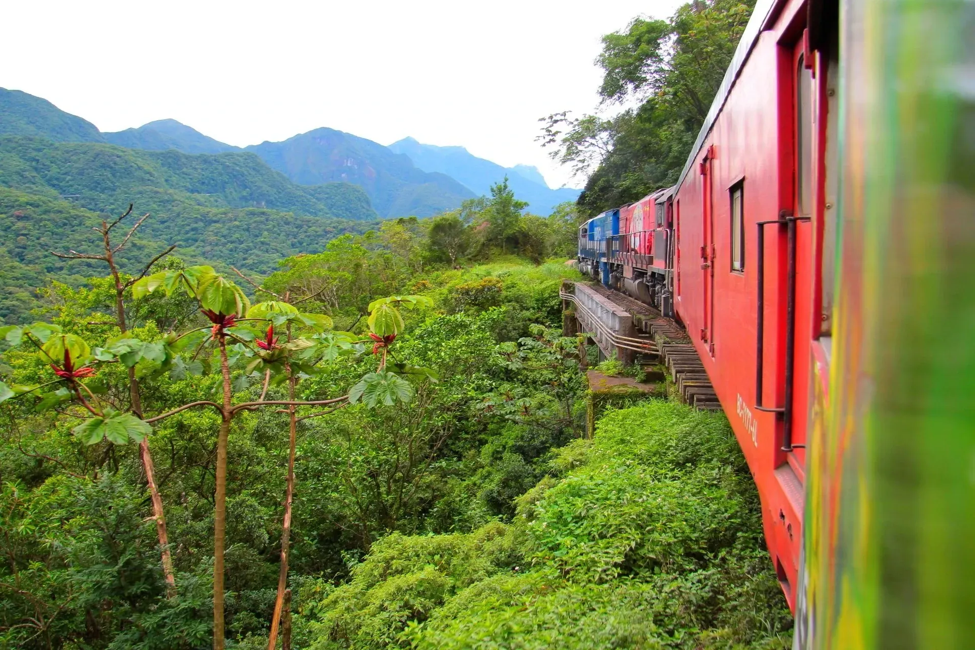 Passei de trem para Morretes, Curitiba - Hotéis DEVILLE