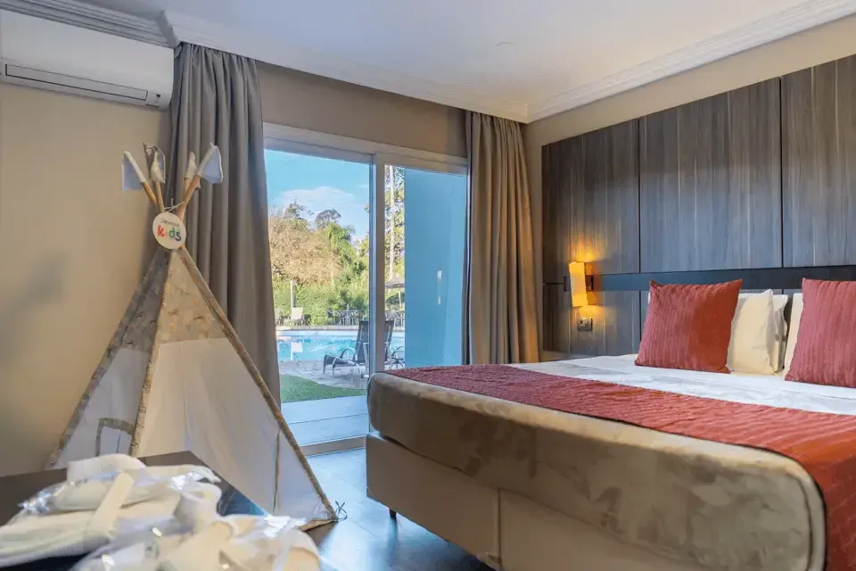 Luxo 1 cama casal Hotel Deville Express Cascavel