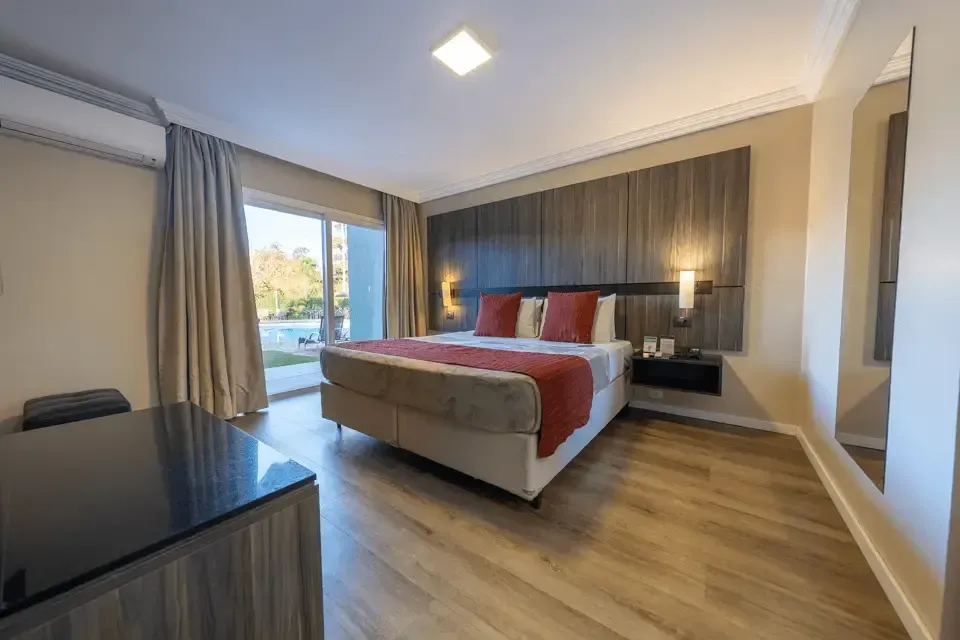 Suíte Master Hotel Deville Express Cascavel