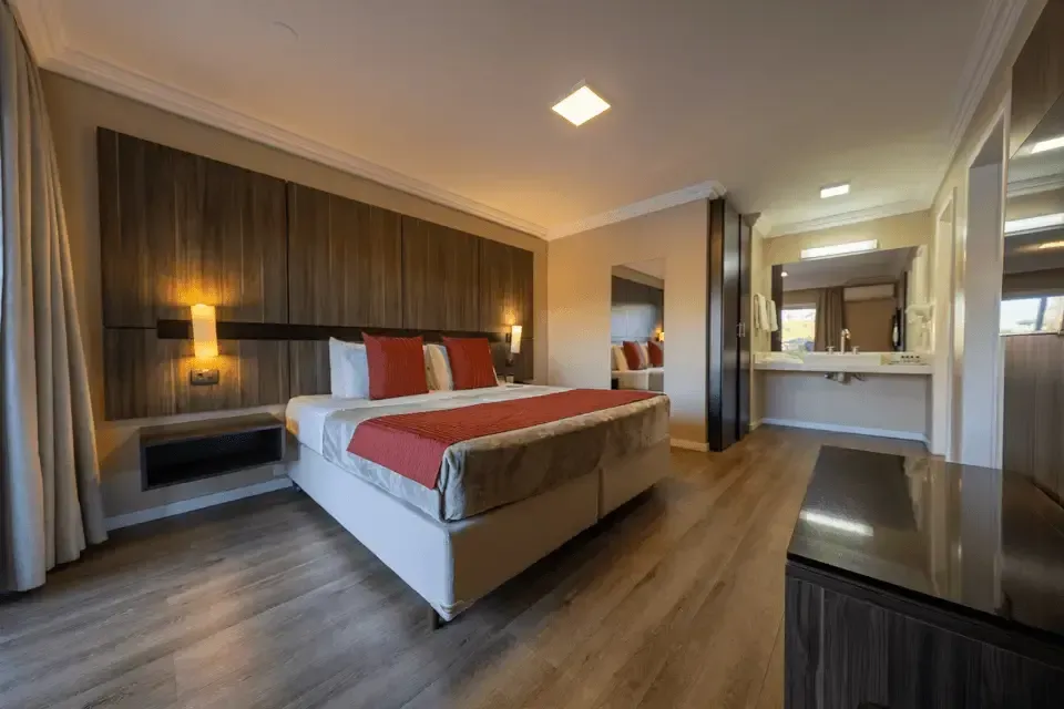 Suíte Master Hotel Deville Express Cascavel