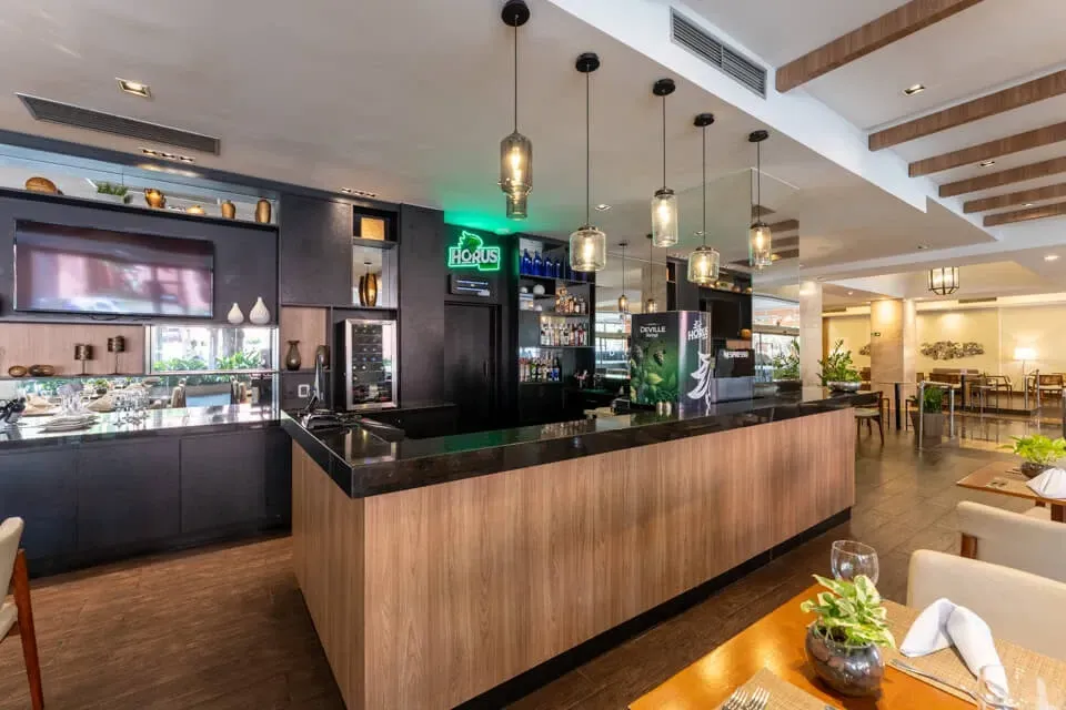 Dixie Lounge & Bar