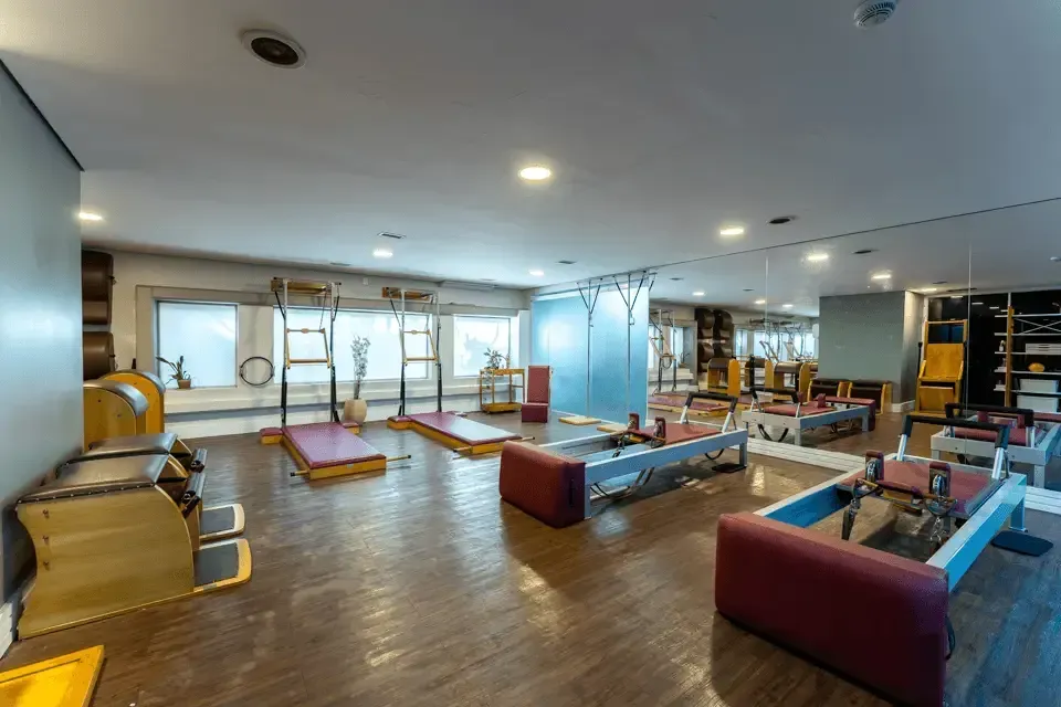 Academia - Deville Prime Salvador