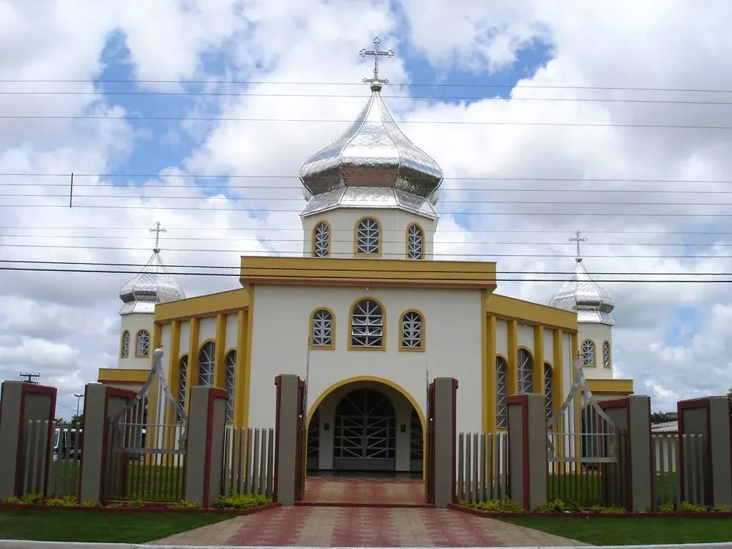 Igreja Ucraniana – Paróquia Nossa Senhora do Perpétuo Socorro, Cascavel - Hotéis DEVILLE