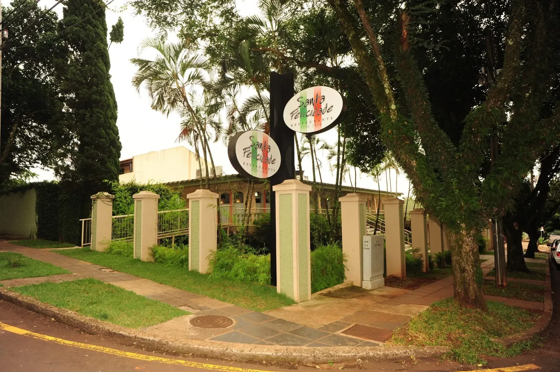 Restaurante Santa Felicidade, Cascavel - Hotéis DEVILLE